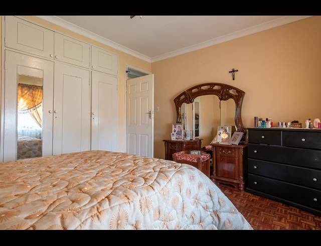 3 BEDROOM FREEHOLD FOR SALE IN ROSEACRE